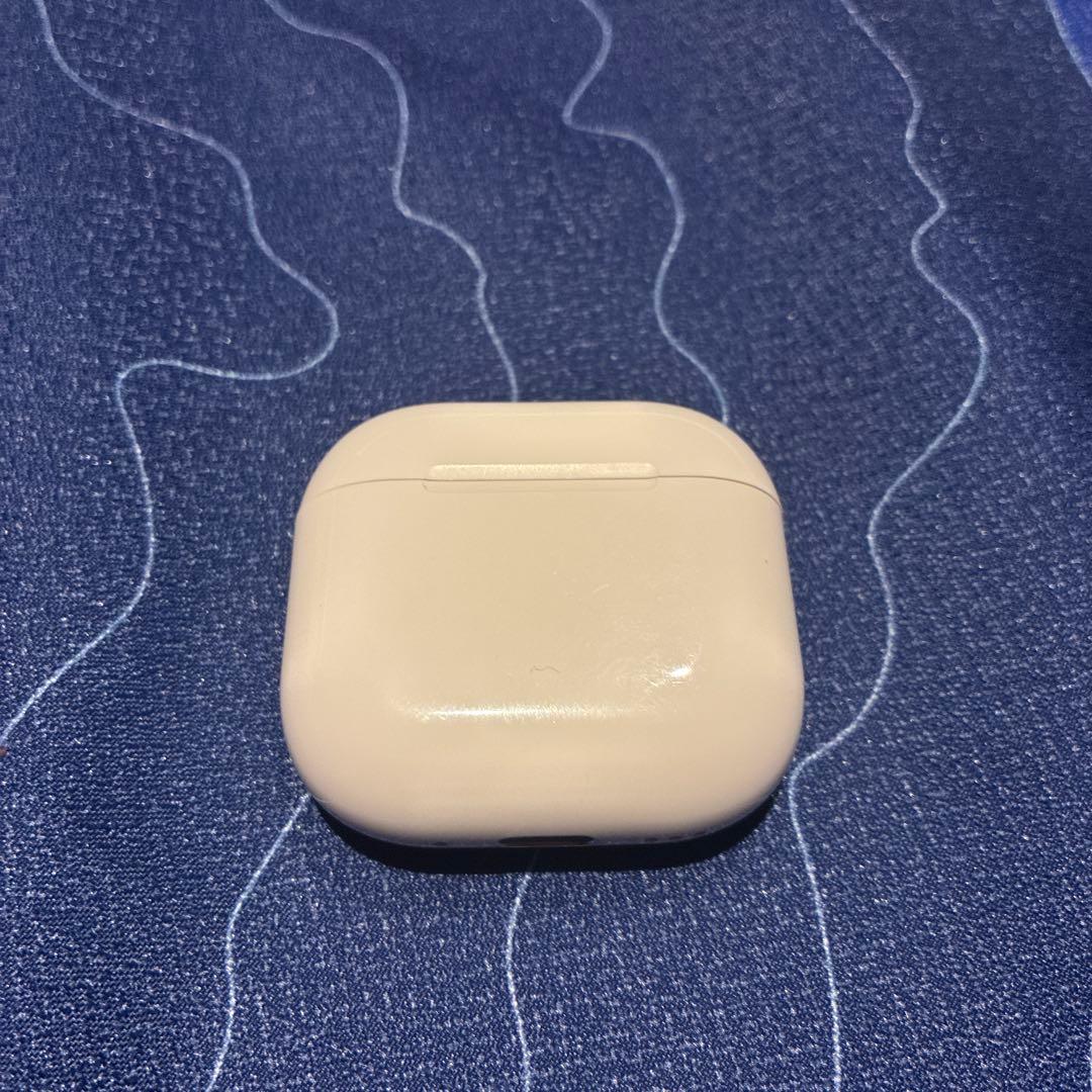 【美品】AirPods 4 アクティブノイズキャンセリング　本体のみ