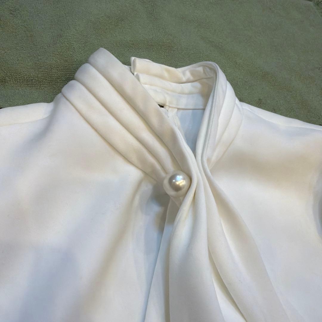 ボーダーズ アット バルコニ　白　長袖　トップス