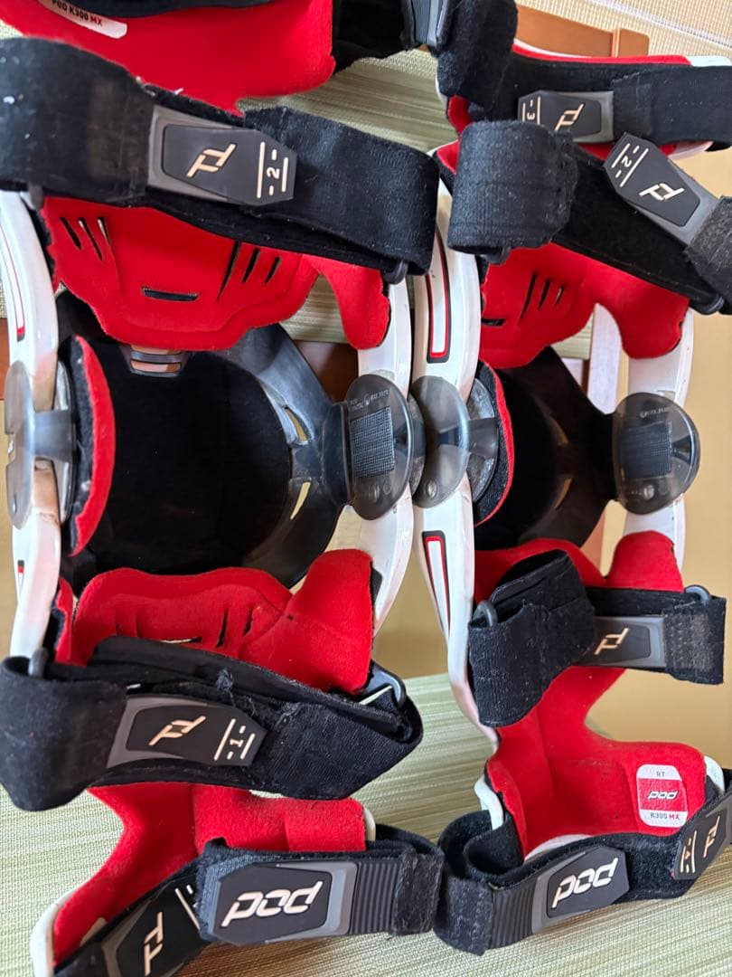 pod k300 ニーブレース　XLサイズ