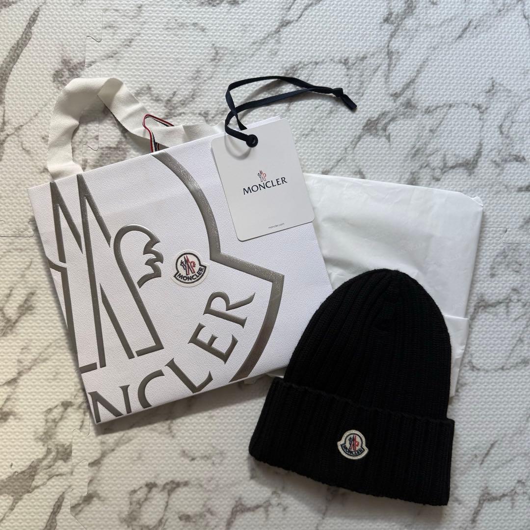 MONCLER ニット帽　黒　ユニセックス