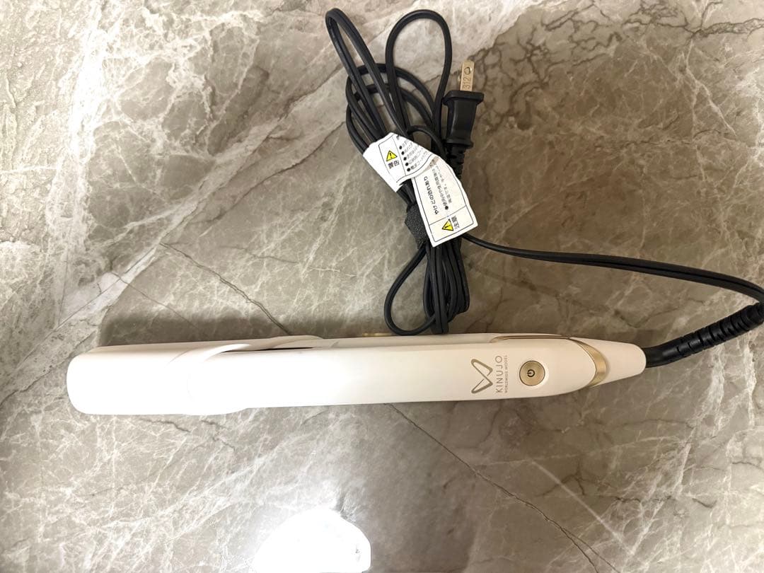 絹女〜KINUJO〜 ストレートヘアアイロン 正規品 動作確認済み