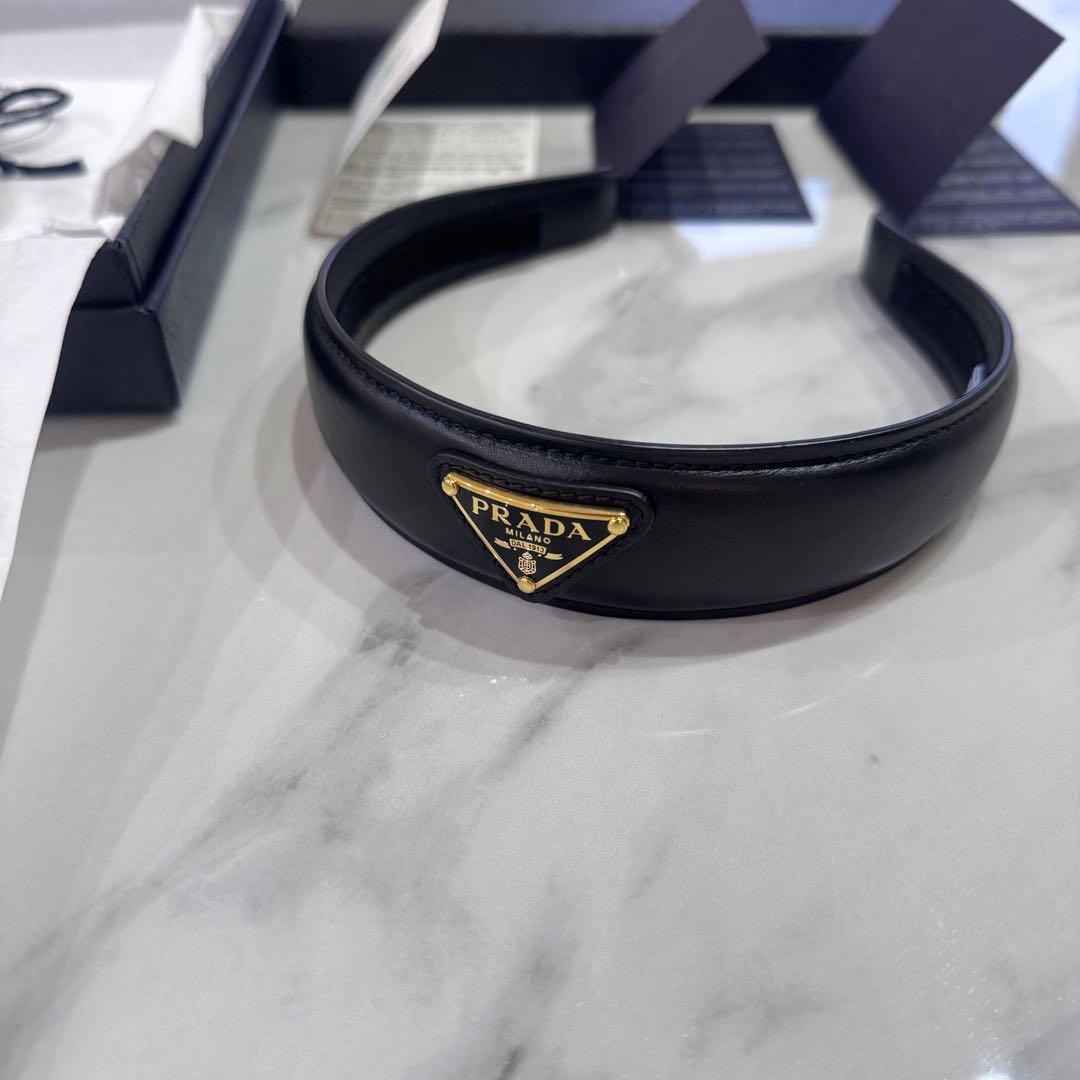 美品PRADA カチューシャ ブラックレザー