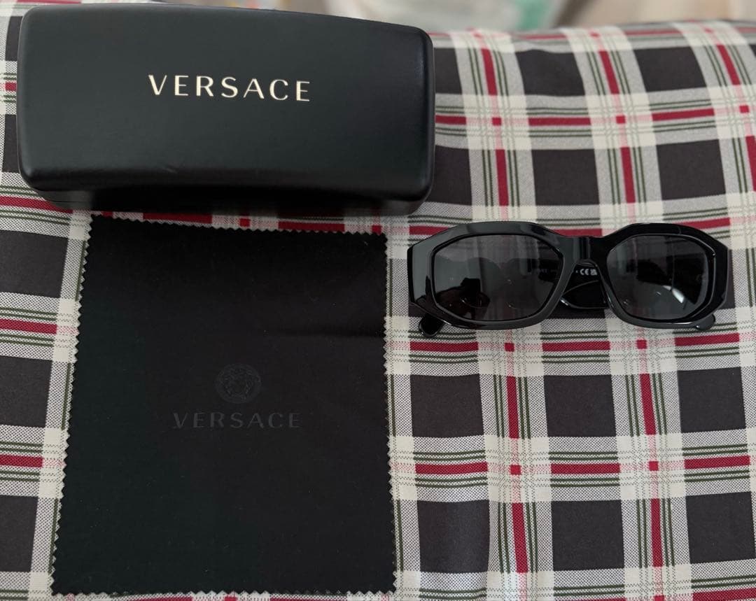男女兼用 VERSACEブラック メドゥーサ ビギー サングラス
