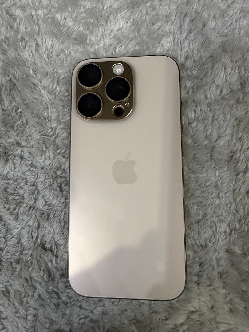 【極美品】iPhone16Pro 128GB デザートチタニウム　ケース付