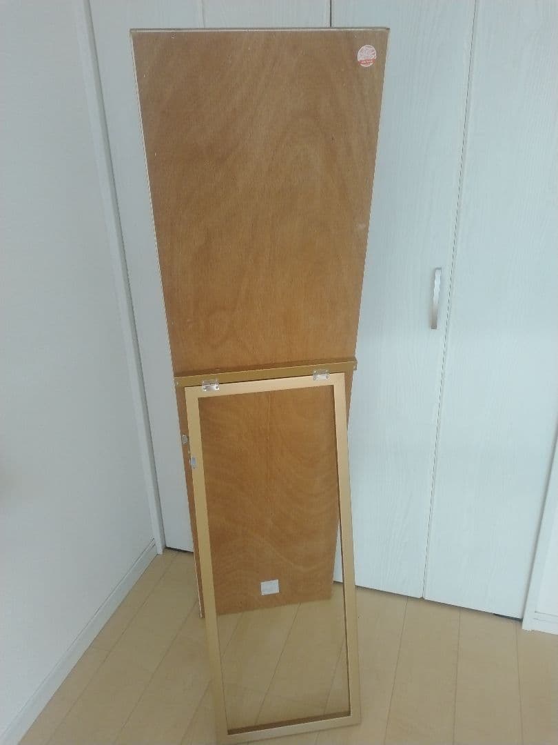 アンティーク　天然木枠のスタンドミラー