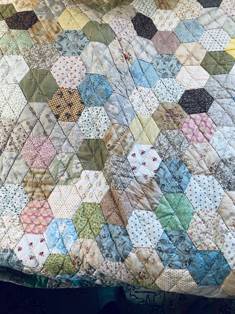 ハンドメイド　ベッドカバー　パッチワークキルト