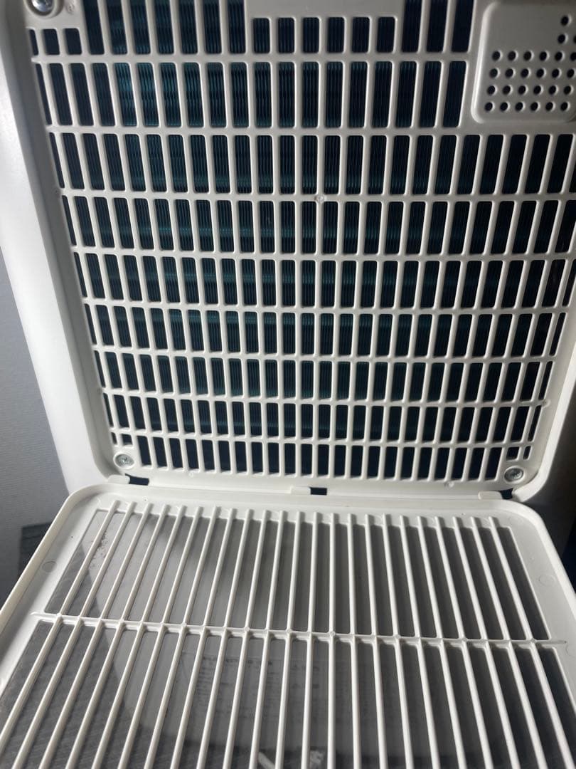 美品　SHARP プラズマクラスタ− 衣類乾燥除湿機 CV-J71-W