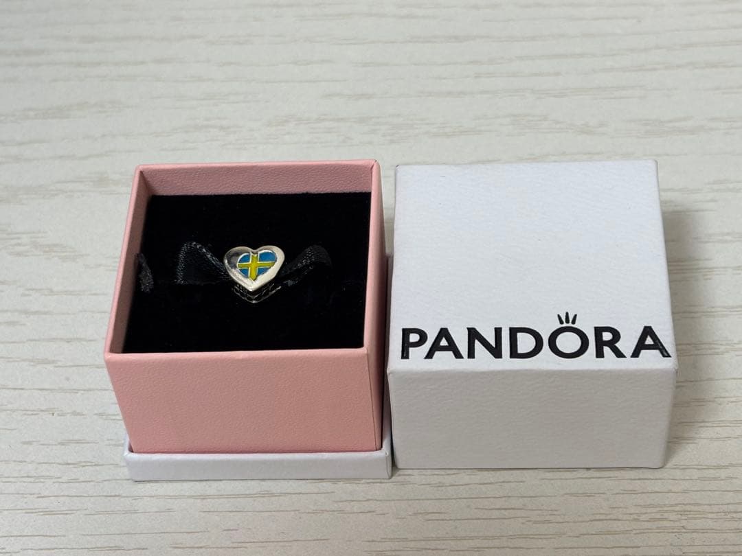Pandora スウェーデン限定チャーム シルバー ハート