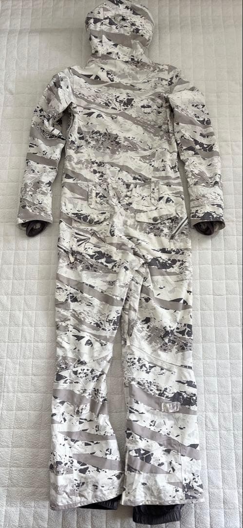 burton ジャンプスーツメンズS スキースノボ迷彩柄グレー