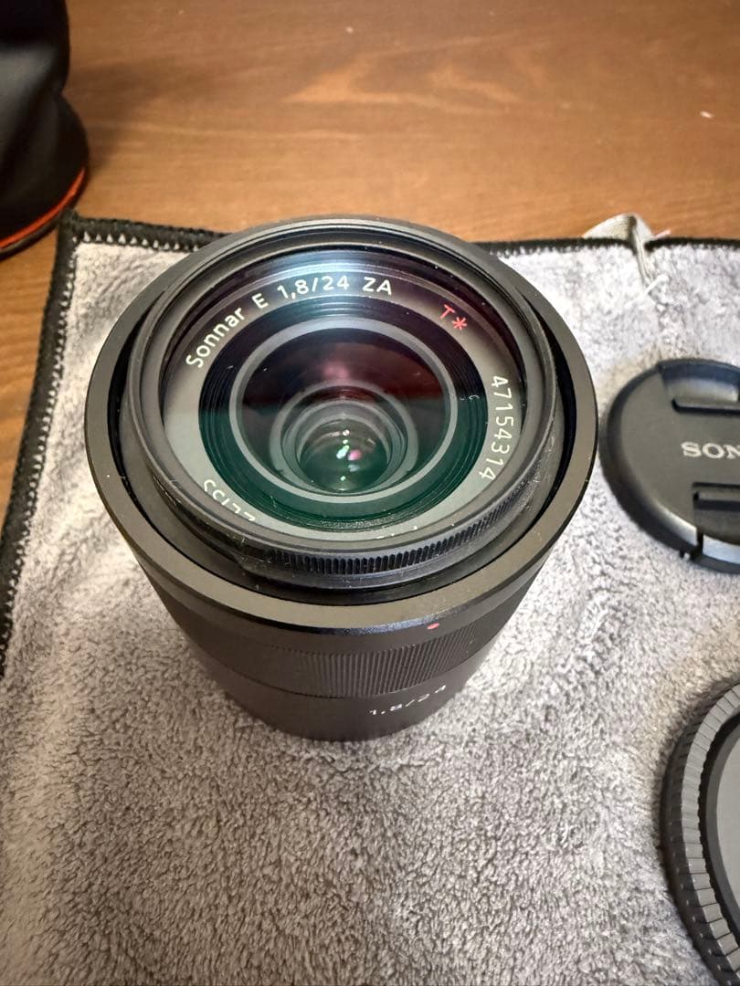 【美品】SONY 単焦点レンズ SEL24F18Z