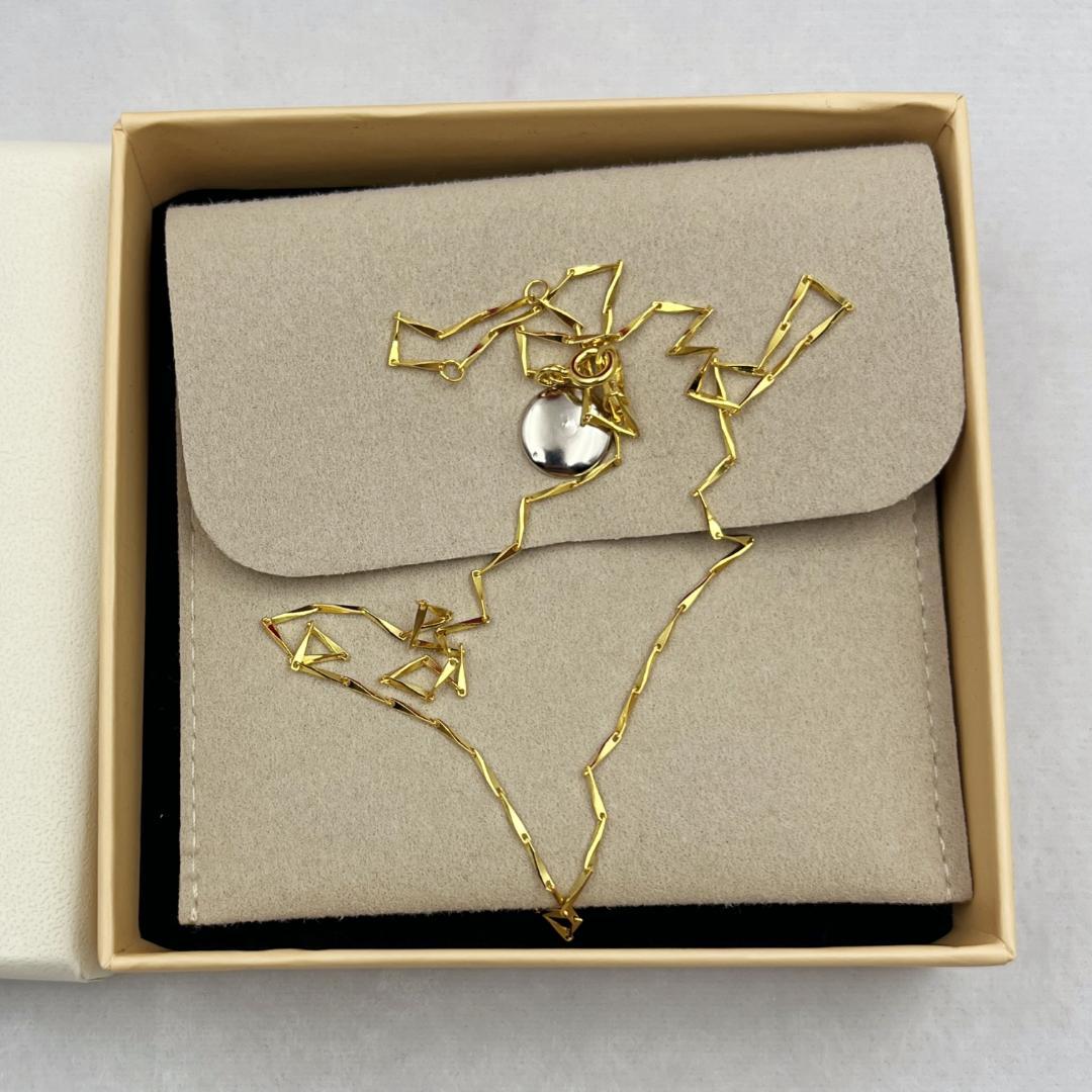 ⭐ 極美品 ✨ 幾何学的デザイン K18金ネックレス 45CM