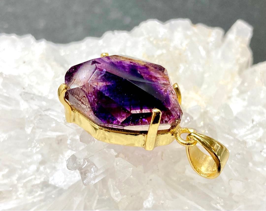 ウィッグ　夢幻品質　幻のブラジル・エスピリット鉱山セイクリッドセブンPT①