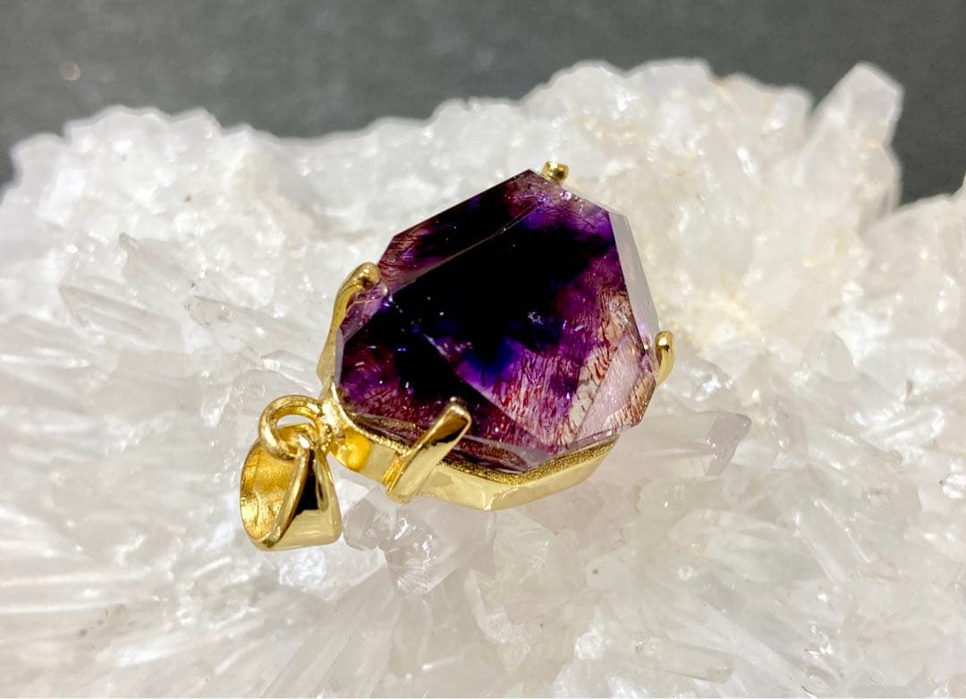 ウィッグ　夢幻品質　幻のブラジル・エスピリット鉱山セイクリッドセブンPT①