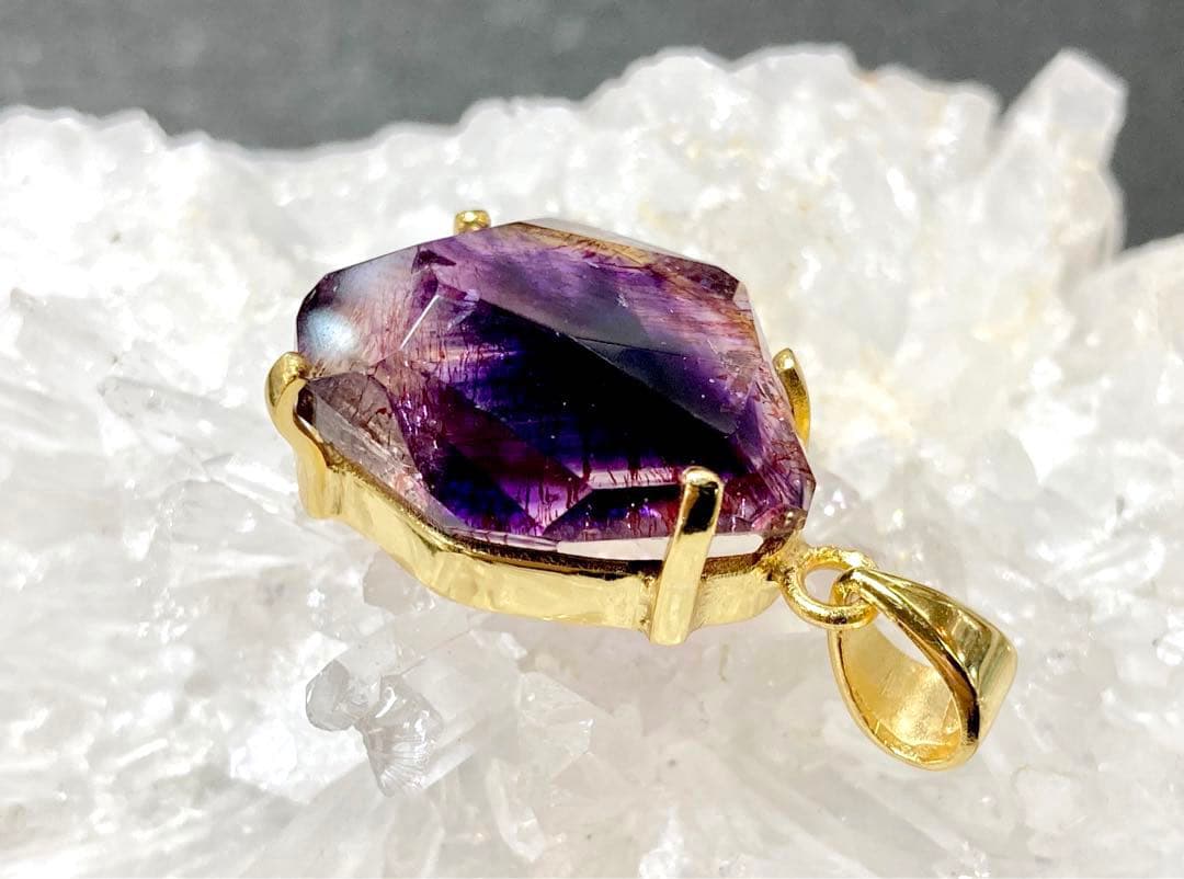 ウィッグ　夢幻品質　幻のブラジル・エスピリット鉱山セイクリッドセブンPT①