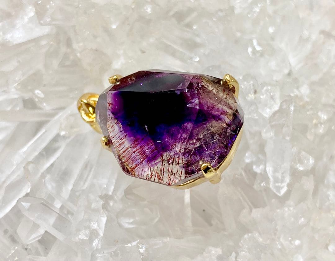 ウィッグ　夢幻品質　幻のブラジル・エスピリット鉱山セイクリッドセブンPT①