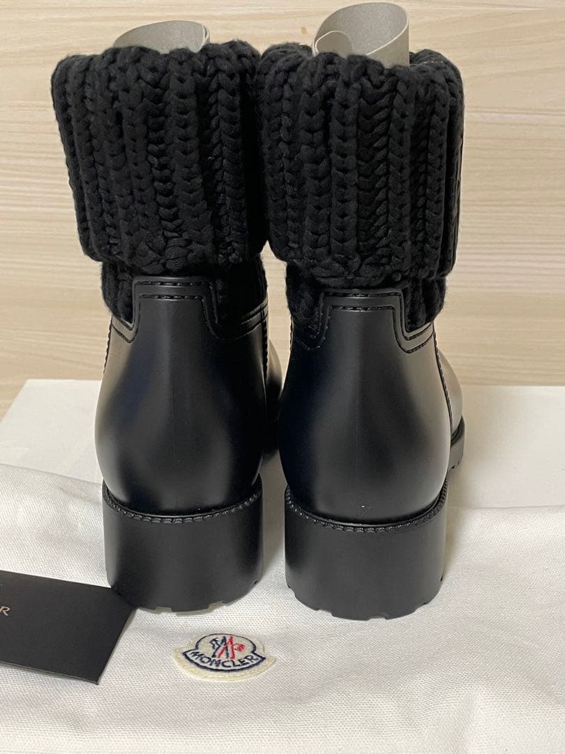 【新品・未使用】MONCLER ブラック　ショートブーツ　GINETTE 25㎝