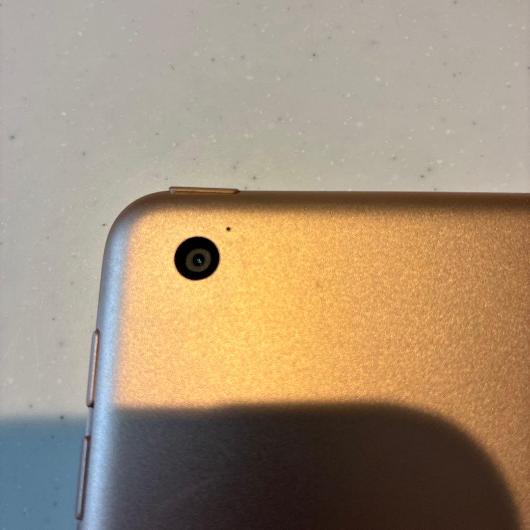 【美品】Apple iPad (第8世代) Wi-Fi 32GB