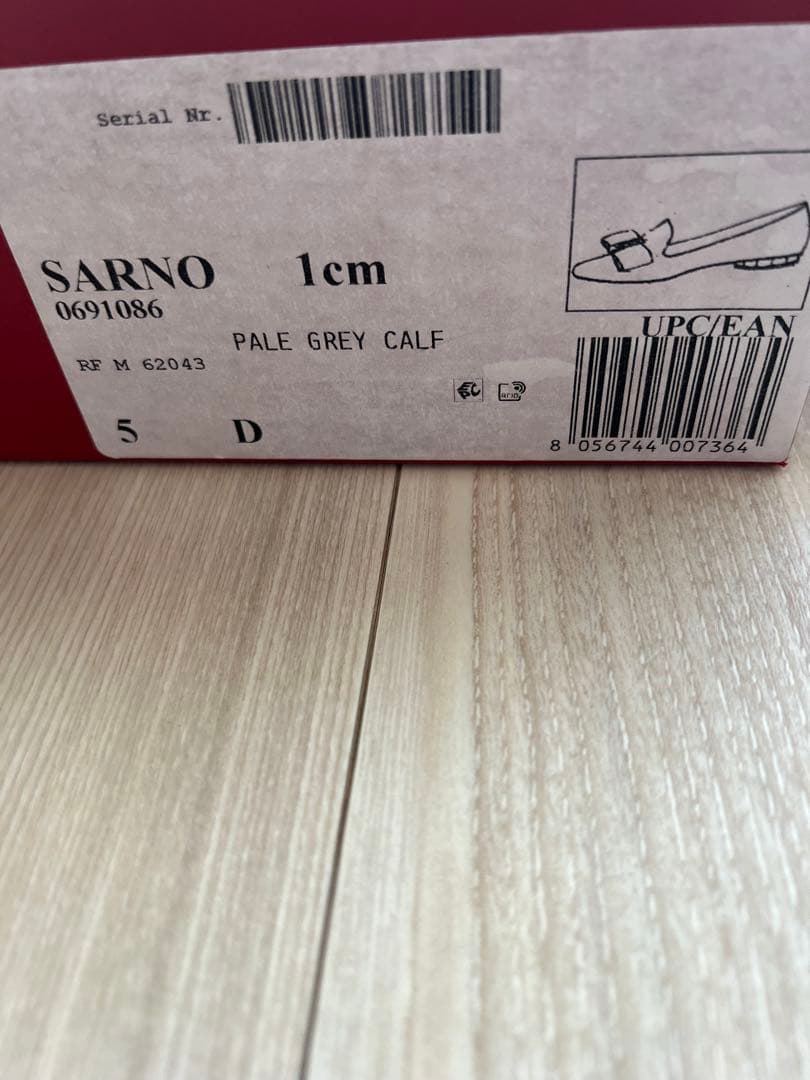 週末お値下げ新品　フェラガモ　SARNOリボンパンプス22.5㎝