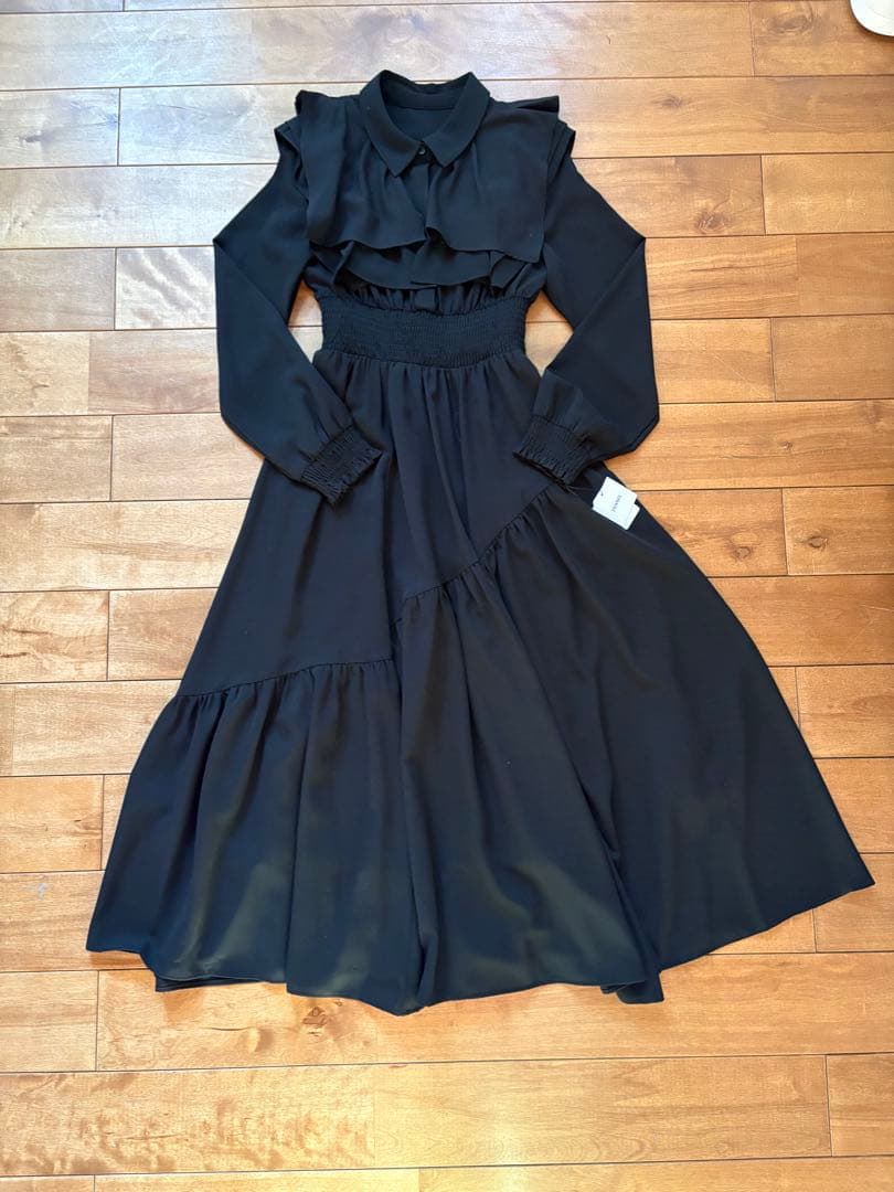 新品フェンネル　FENNEL フリルワンピース