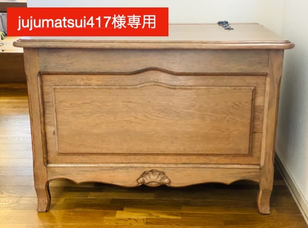 クラシックスタイルの高級木トランク