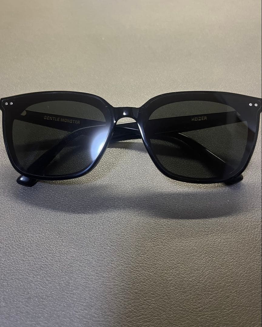 小物 (Riga)gentle monster HEIZER