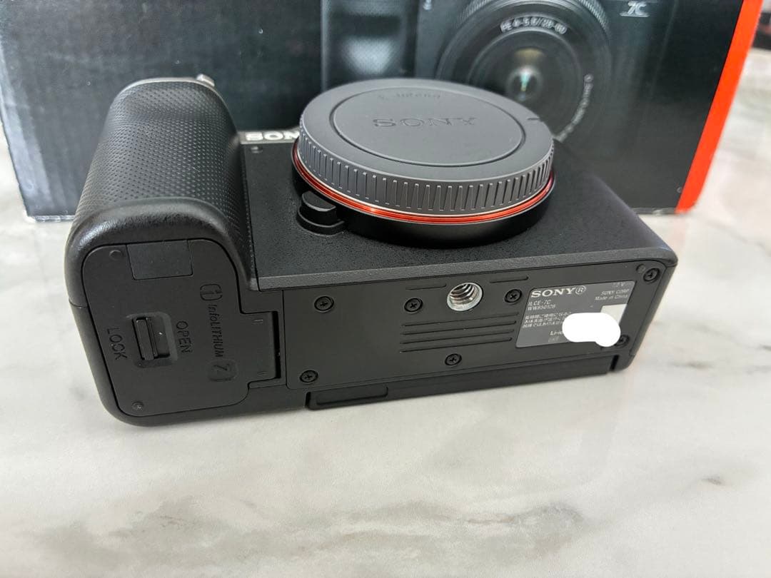【ショット数9000枚台】SONY α7Cボディ