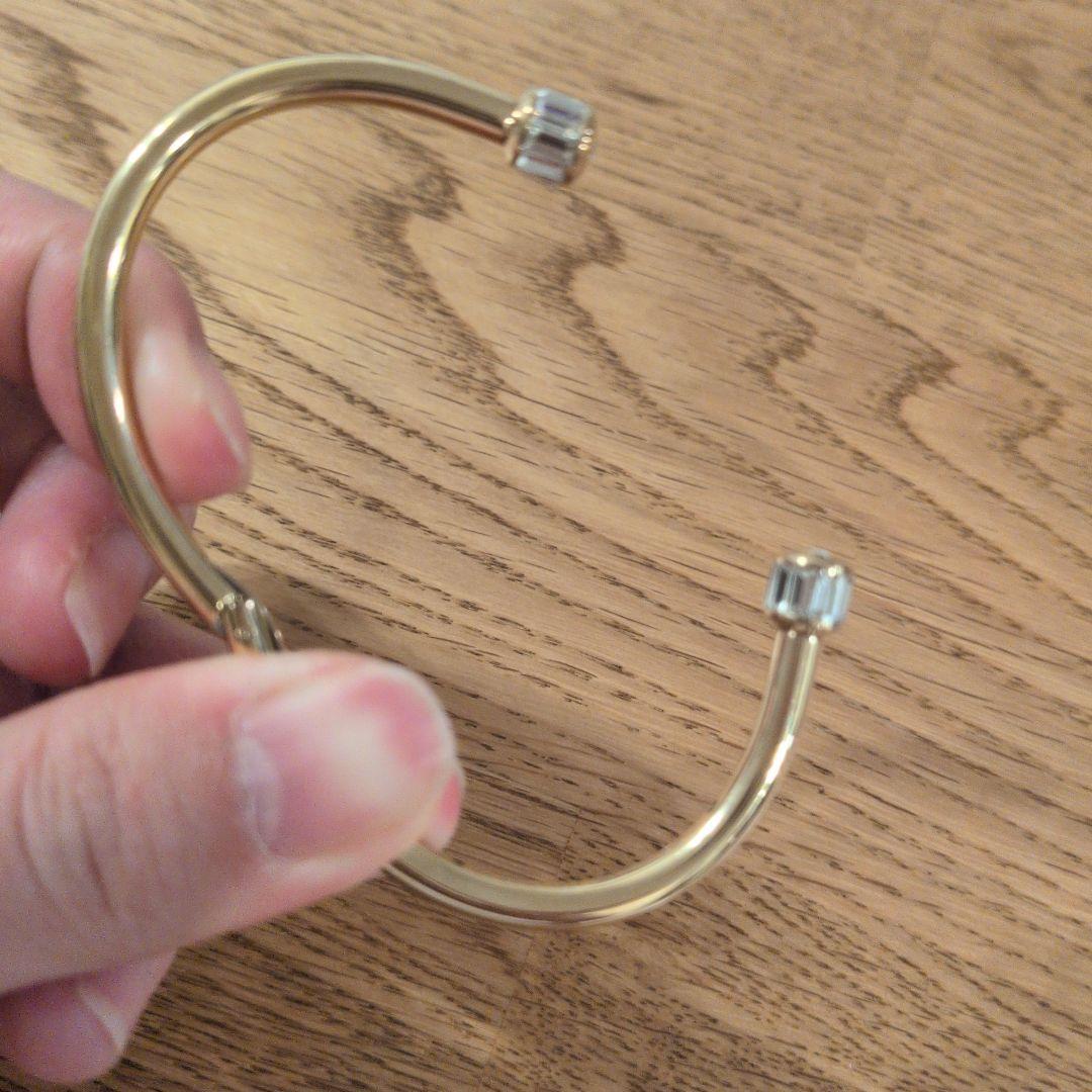 HENRI BENDEL ゴールドバングル