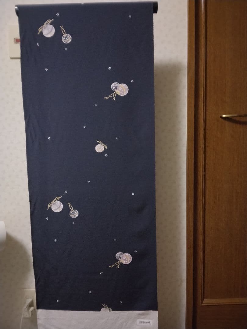 小紋 紺色 鈴柄模様日本製絹100%1反分（長羽織にもいい～)