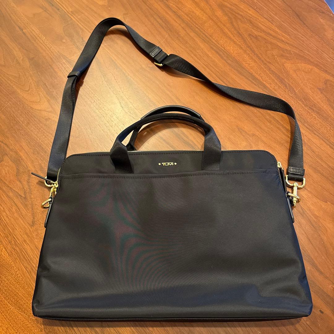 TUMI ブラック ビジネスバッグ