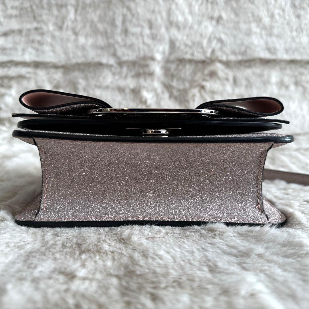 【美品】サルヴァトーレフェラガモ ヴァラ リボン ショルダーバッグ ピンク