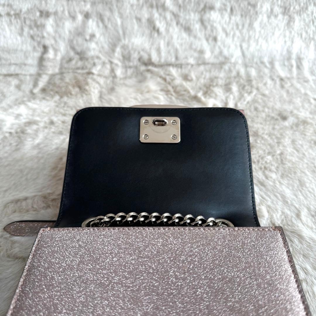 【美品】サルヴァトーレフェラガモ ヴァラ リボン ショルダーバッグ ピンク