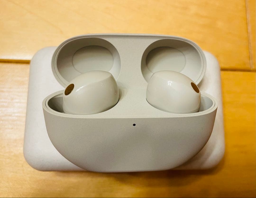 SONY WF-1000XM5 ワイヤレスイヤホン　ホワイト