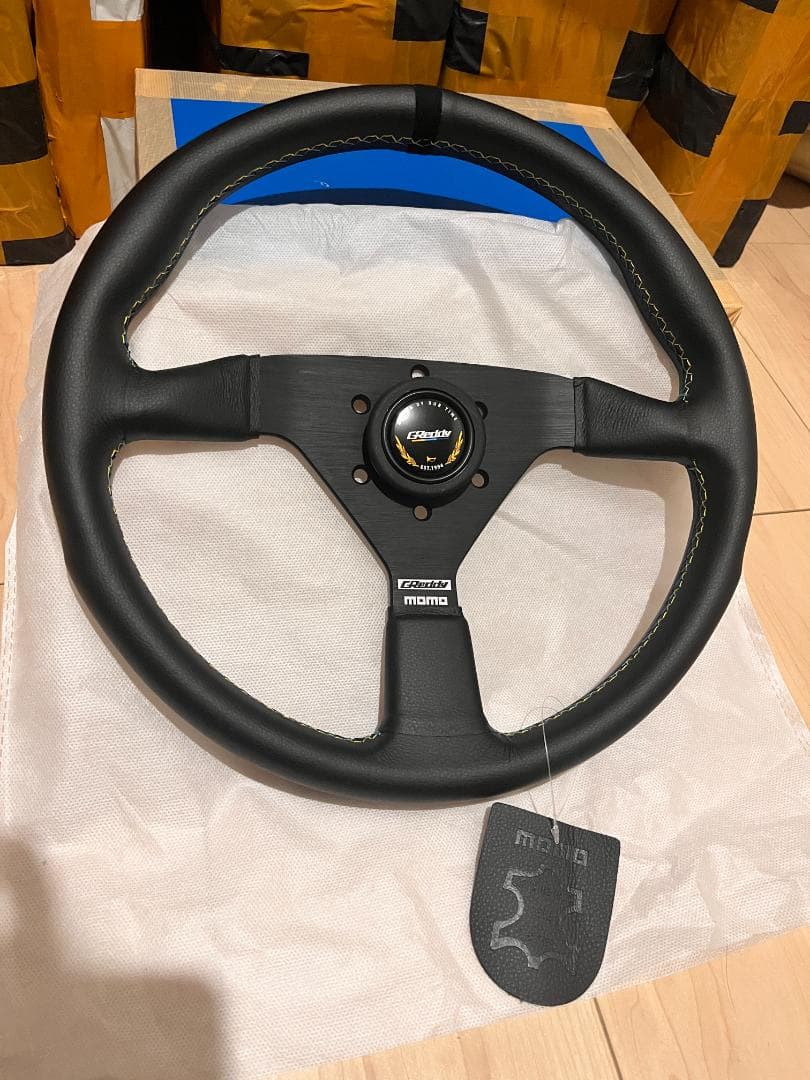 MOMO ステアリング GReddy 350mm/14インチ