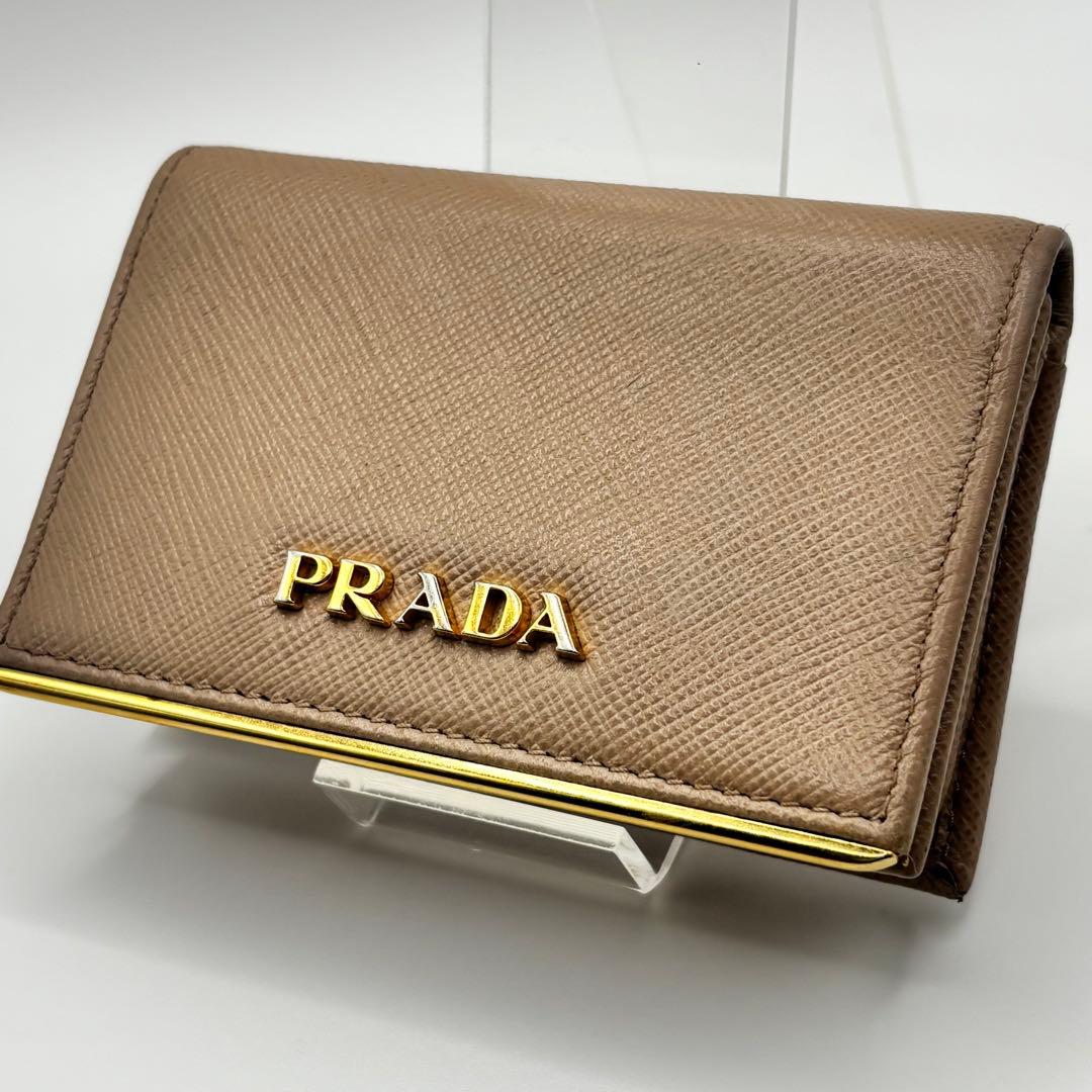 プラダ ベージュ 名刺入れ サフィアーノ カードケース PRADA