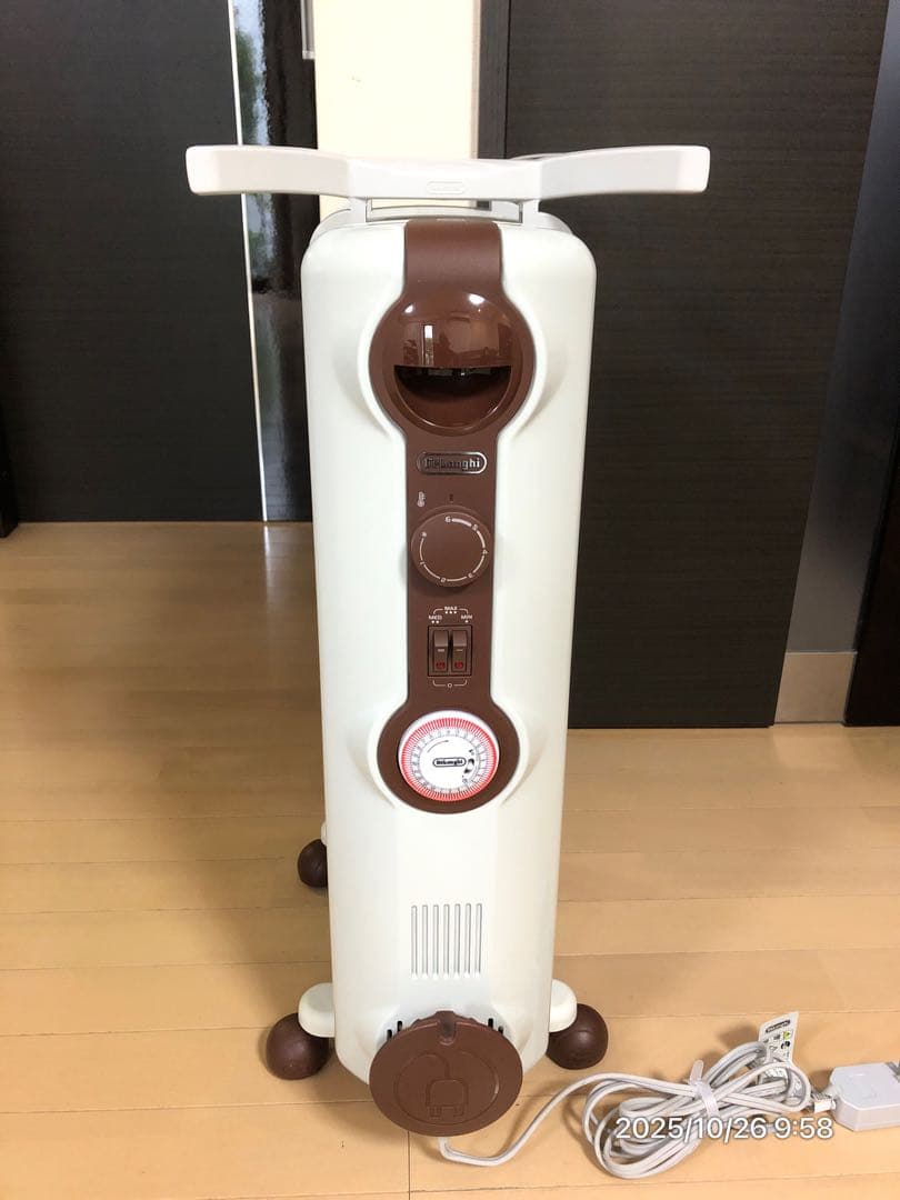 【ほぼ未使用】DeLonghi JR0812 BR オイルヒーター ハンガー付