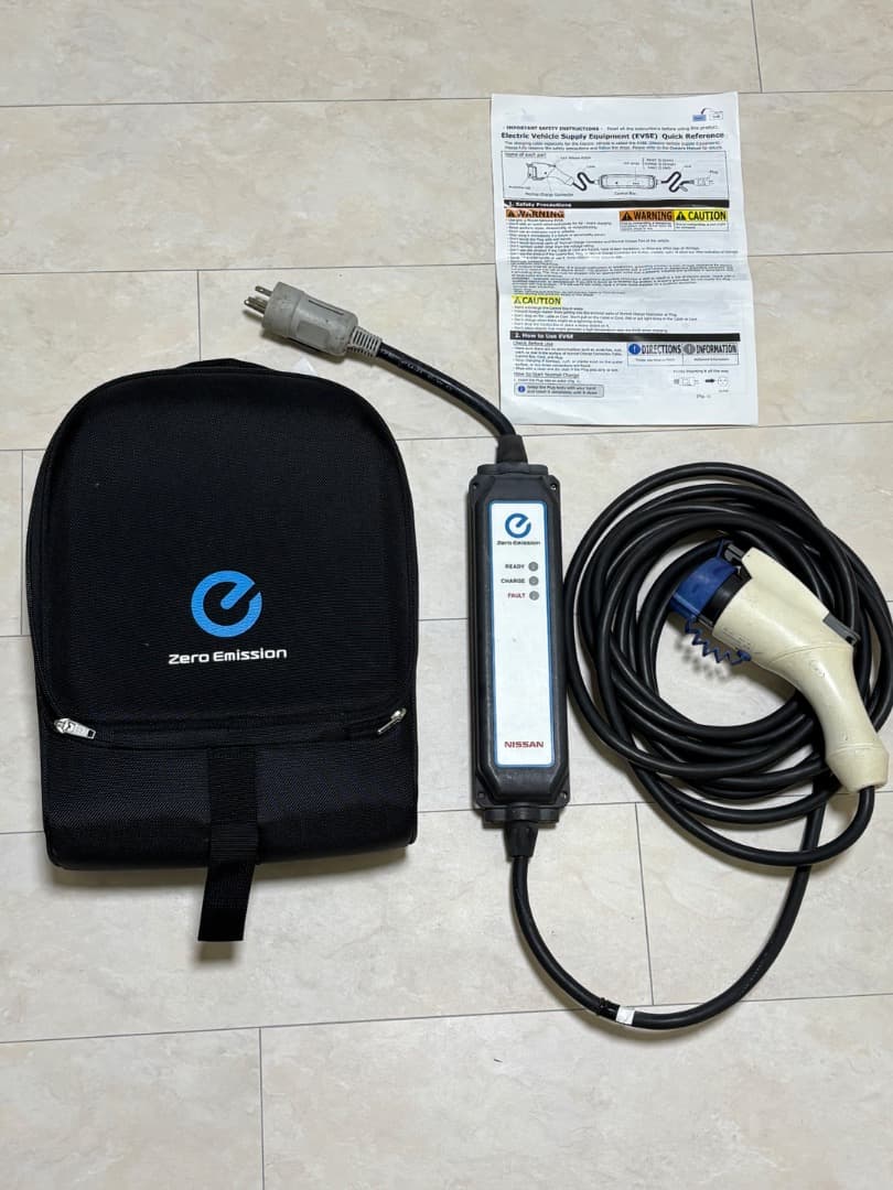 日産 EV 充電器 29690-3NK5E – 中古、動作確認済み、バッグ付き