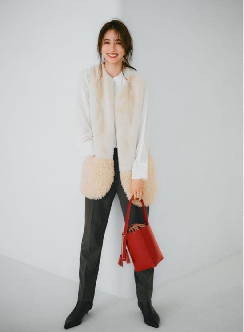 最終値下げLOUNIE フェイクファージレ　アイボリー