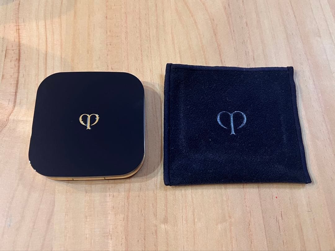 美品 クレ・ド・ポーボーテ プードルコンパクトエサンシエルn フェイスパウダー