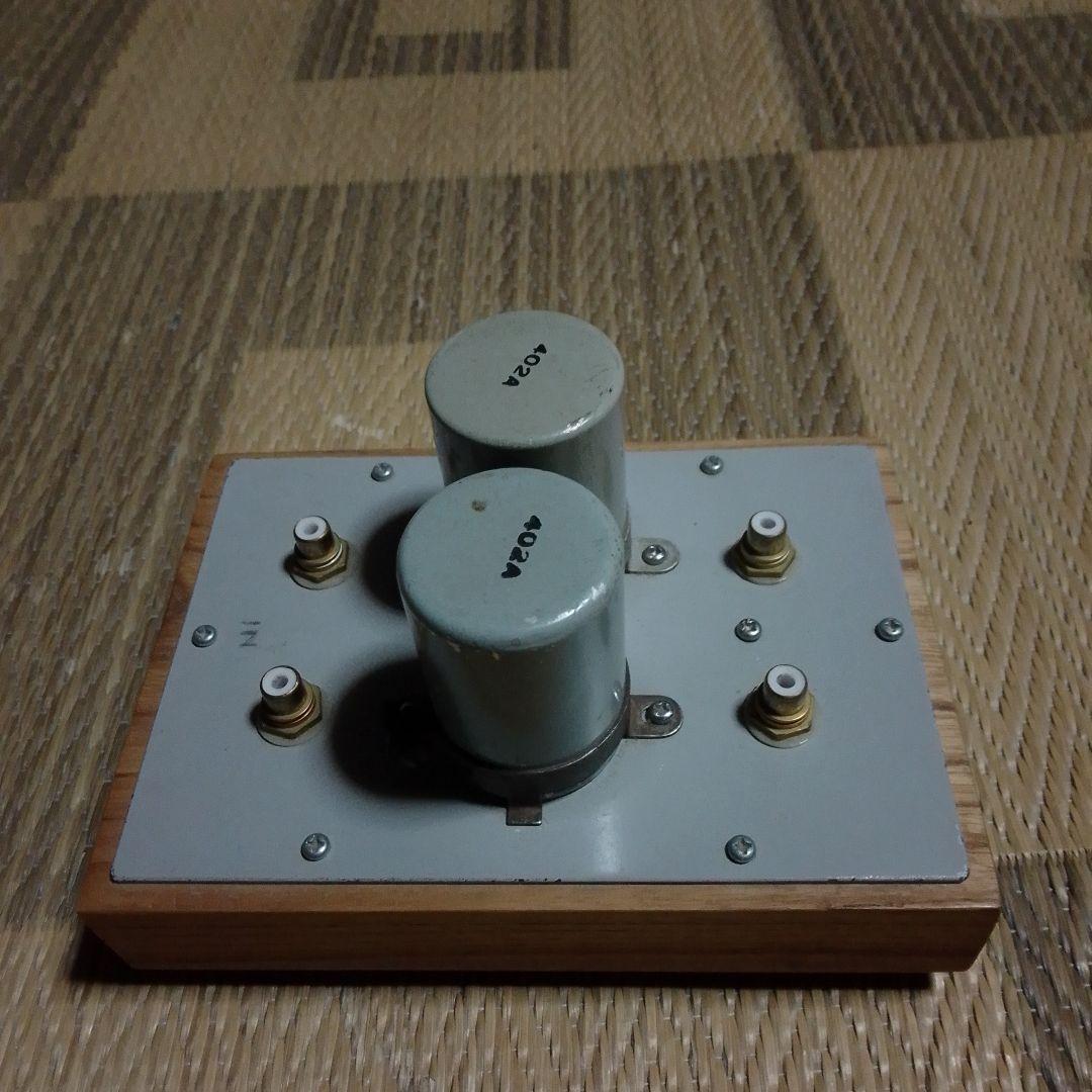 真空管アンプ 2つのコンデンサー付き