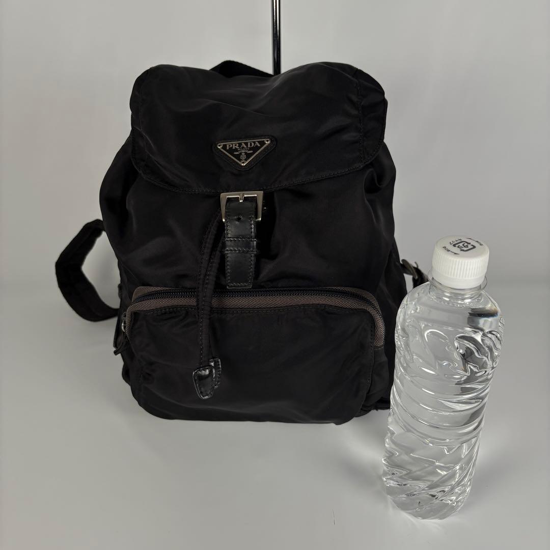 プラダ　テスート　リュック　バックパック　黒　三角ロゴ　ナイロン　レザー