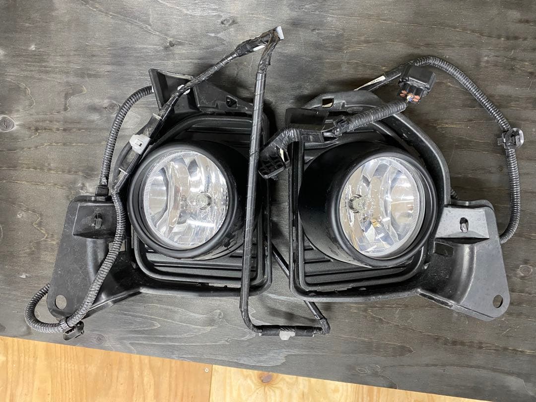 ハイエース 純正フォグランプ 2個セット 配線付き