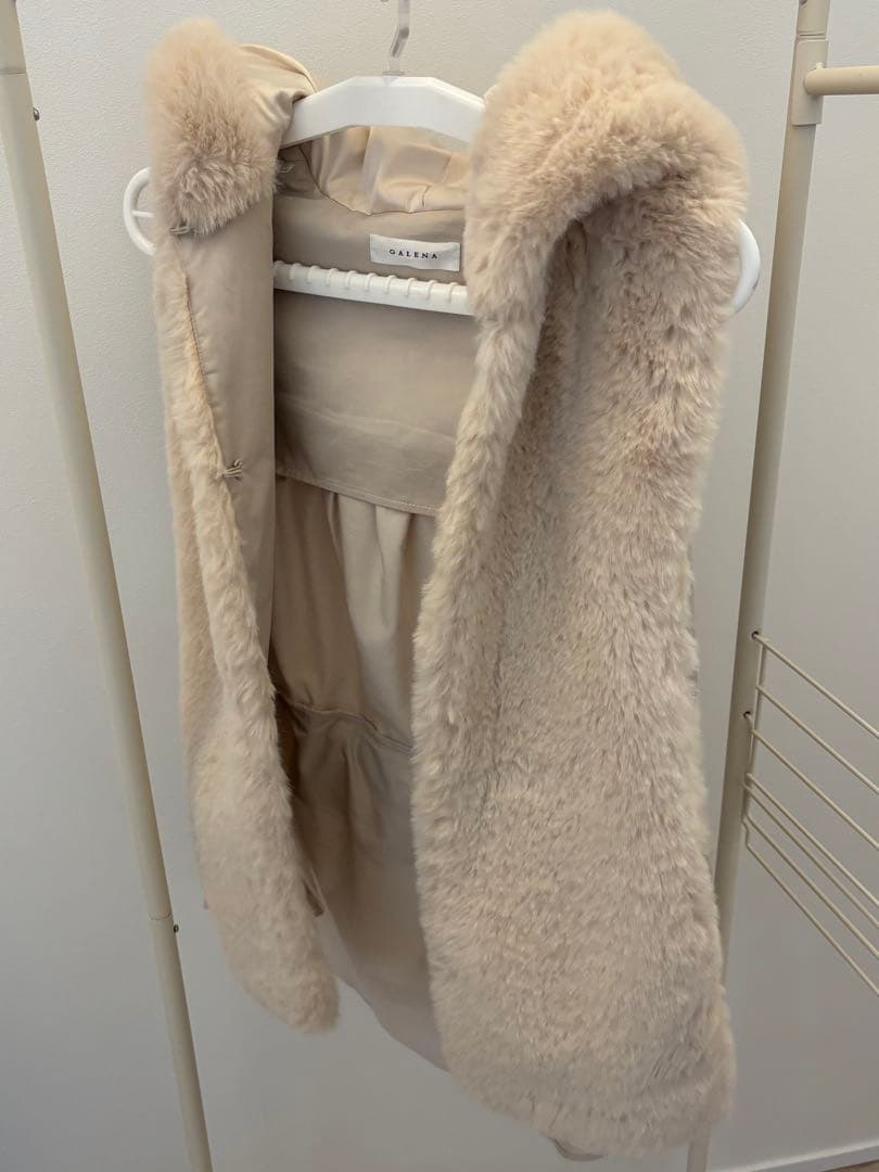 【美品】GALENA ガレナ フェイクファー エコファー　ベスト　ivory M