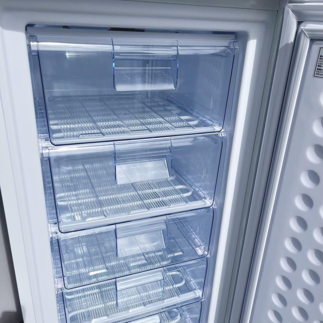 137取付無料！アイリスオーヤマ175L 7段引出し付きシンプルホワイト冷凍庫！