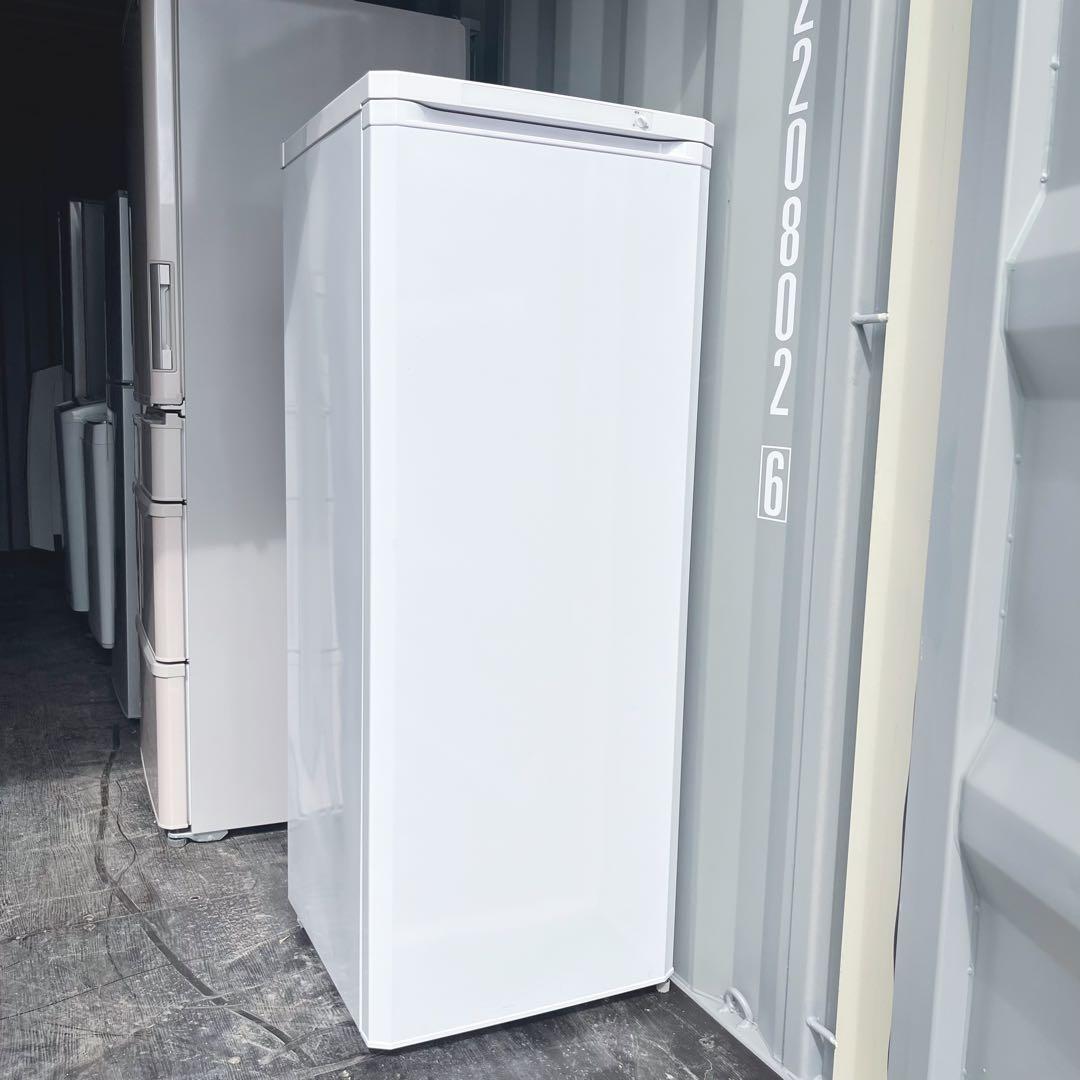 137取付無料！アイリスオーヤマ175L 7段引出し付きシンプルホワイト冷凍庫！