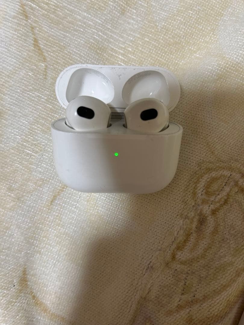 AirPods（第3世代）付属品完備／モデルA2564／2021年発売