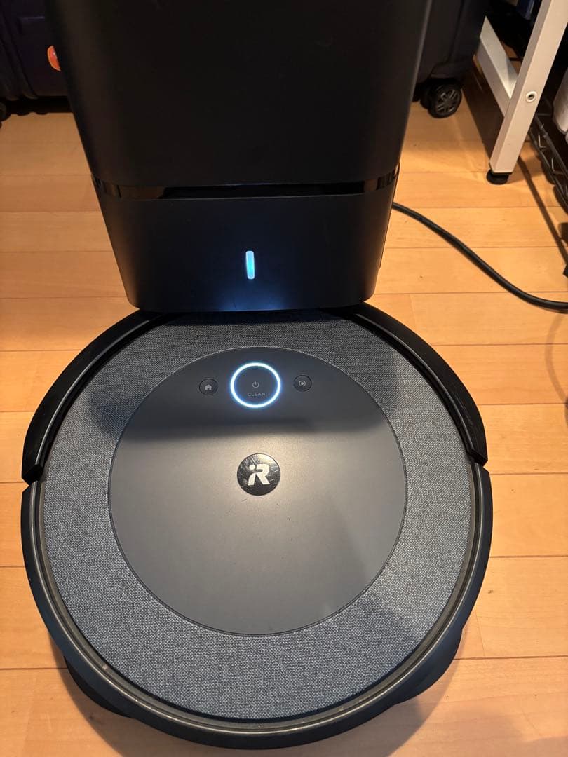 【美品】iRobot ルンバ i3+ クリーンベースセット（自動ゴミ収集機付）