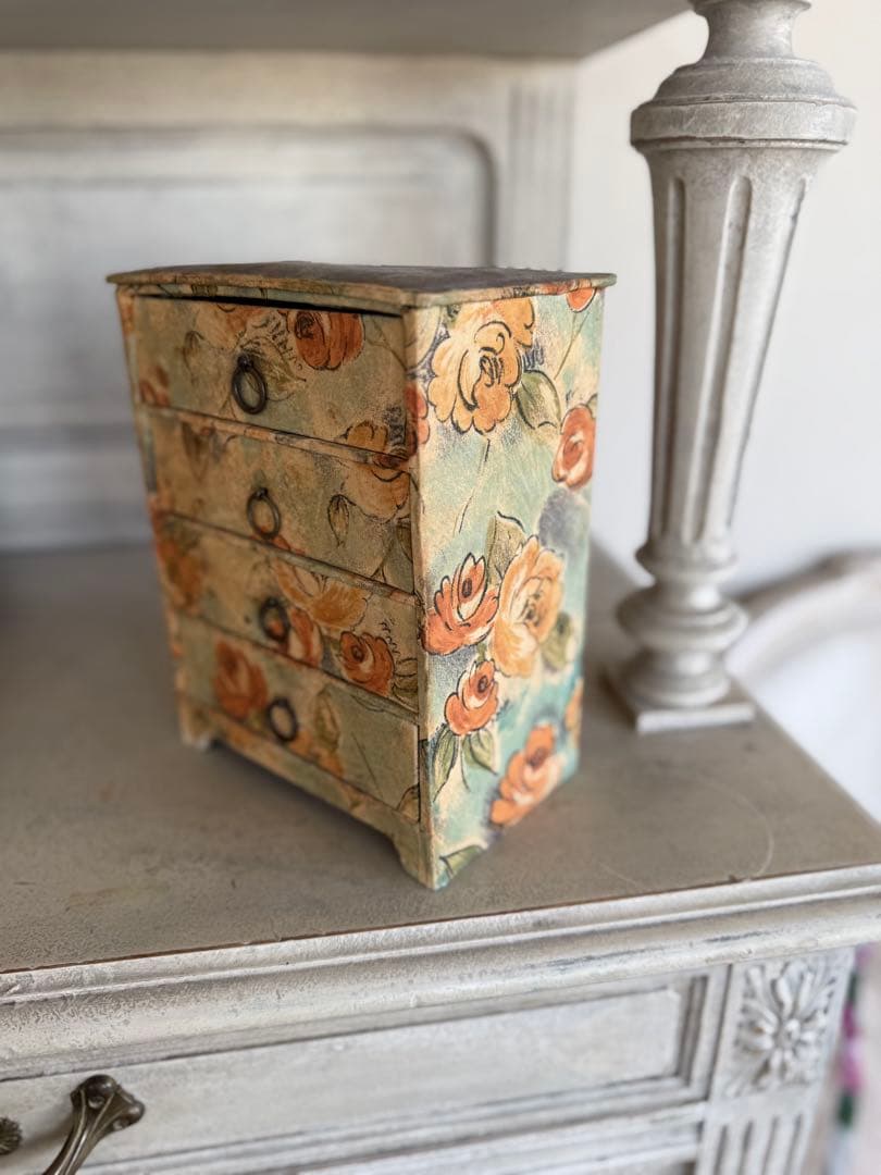 フランスアンティークカルトナージュドゥロワー抽斗引き出し薔薇柄シャビー