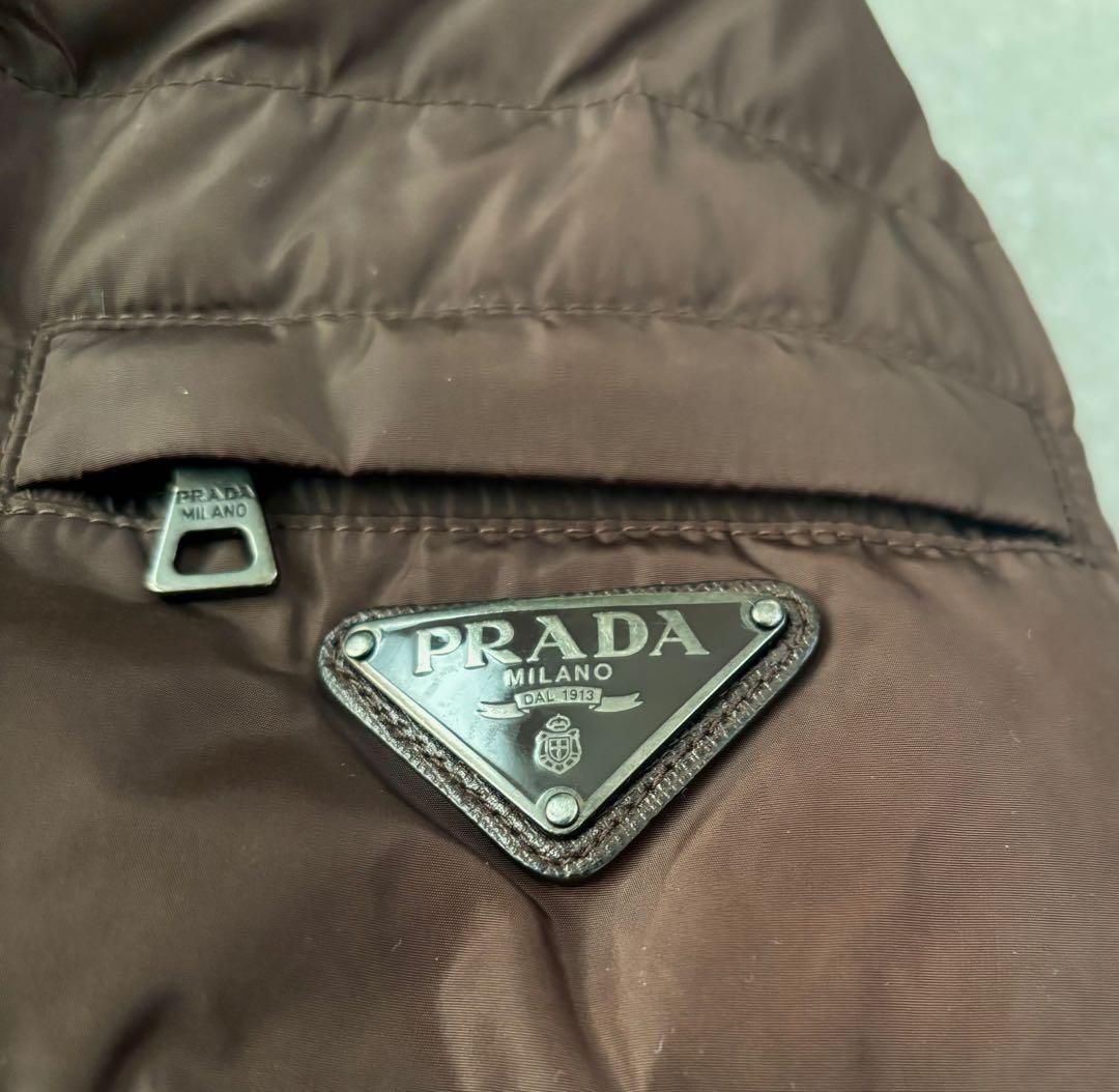 プラダ PRADA トライアングル plate logo down jacket