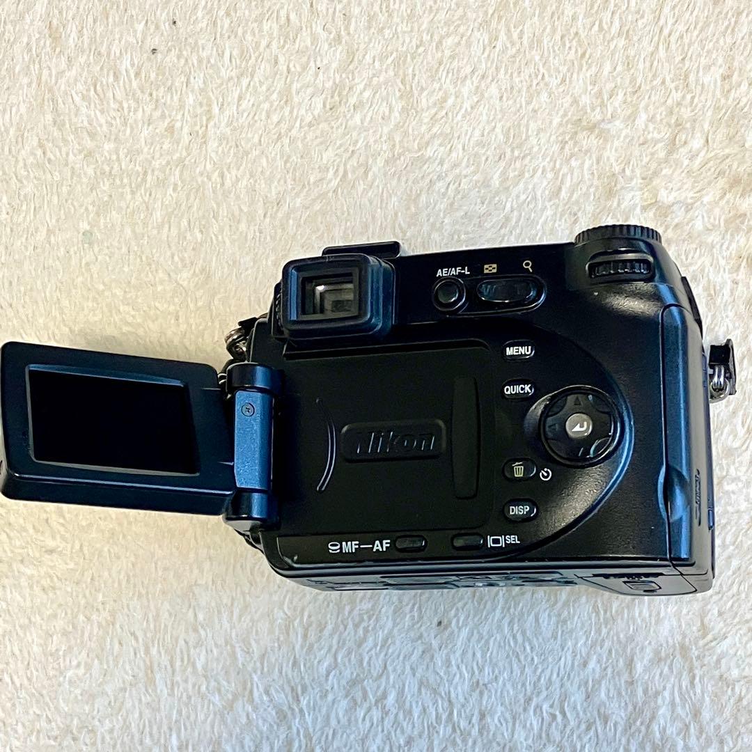 ① ニコン　COOLPIX 8400 動作品　純正バッテリー充電器付き