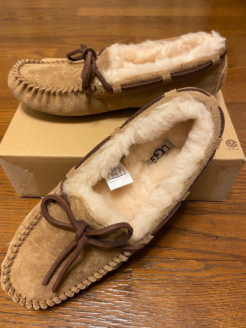 【未使用品】アグー UGGモカシン ムートン シープスキン 純粋羊ファー ダコダ